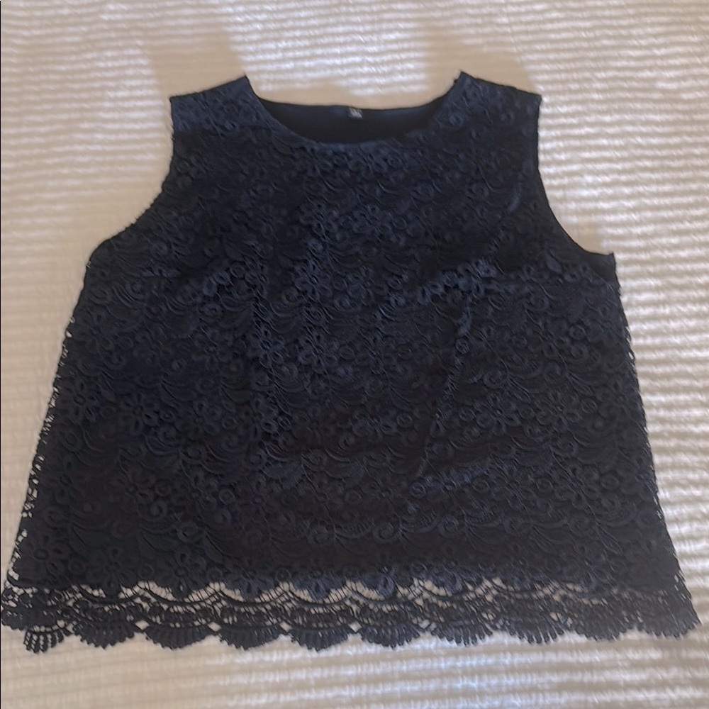 Uniqlo Elegant Navy Lace Sleeveless Top Large L